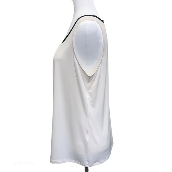 Banana Republic Pleated Sleeveless Blouse - Picture 2 of 3